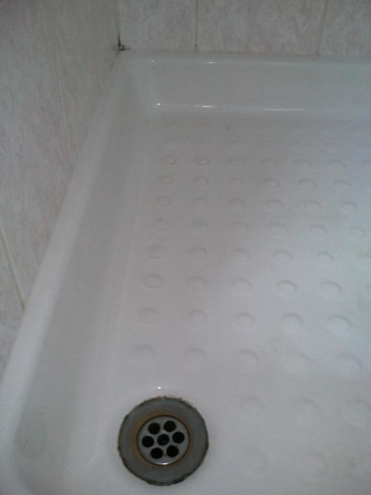 Abfluss, schwarze Ecke Hotel Pinija