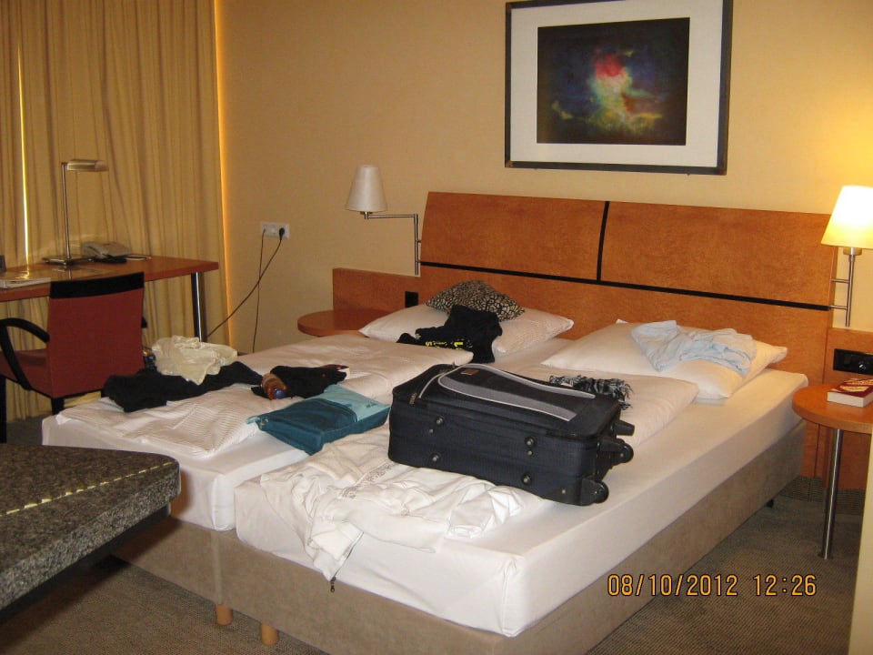 Bett  Best Western Premier Airporthotel Fontane BERlin