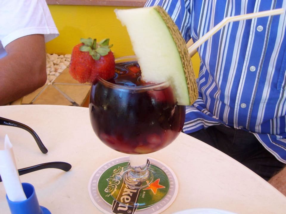 Unser Lieblingsgetränk- die Sangria! Hotel Aparthotel Paguera Beach