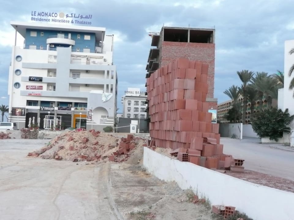 Hotel und Baustelle Novostar Royal Beach
