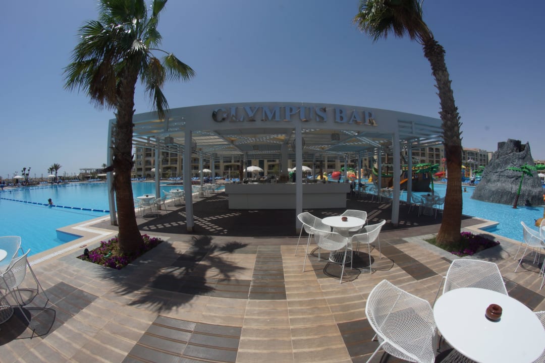 Bar zwischen Erwachsenen- und Kinderpool Pickalbatros White Beach Resort - Hurghada