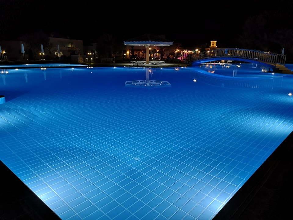 Pool Neptune Luxury Resort