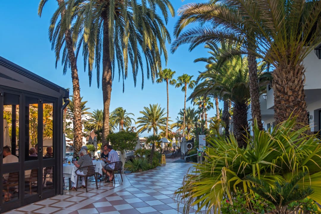 Restaurant Corallium Beach by Lopesan Hotels - Adults only