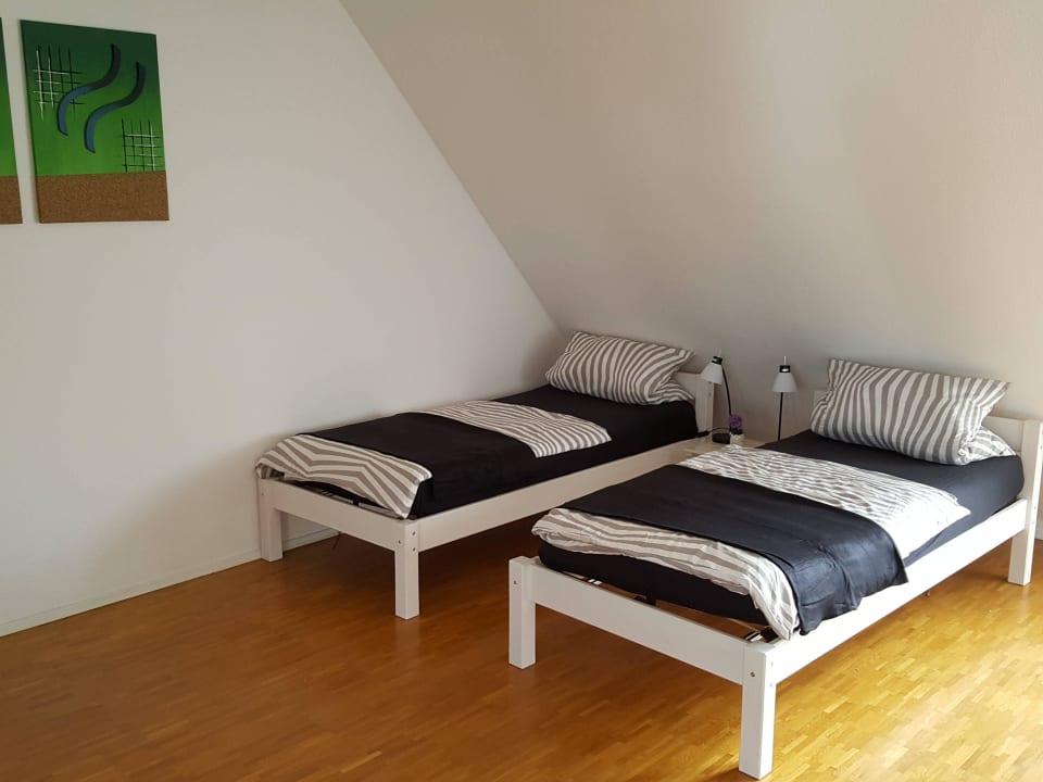 2 Einzelbetten, auch zusammenschiebbar Domizil Domblick