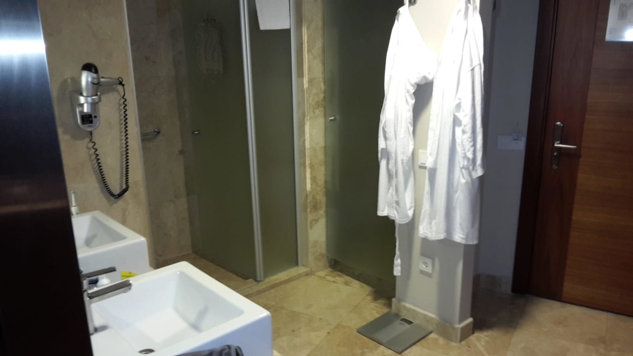 Badezimmer Commodore Elite Suites & Spa - Adults only