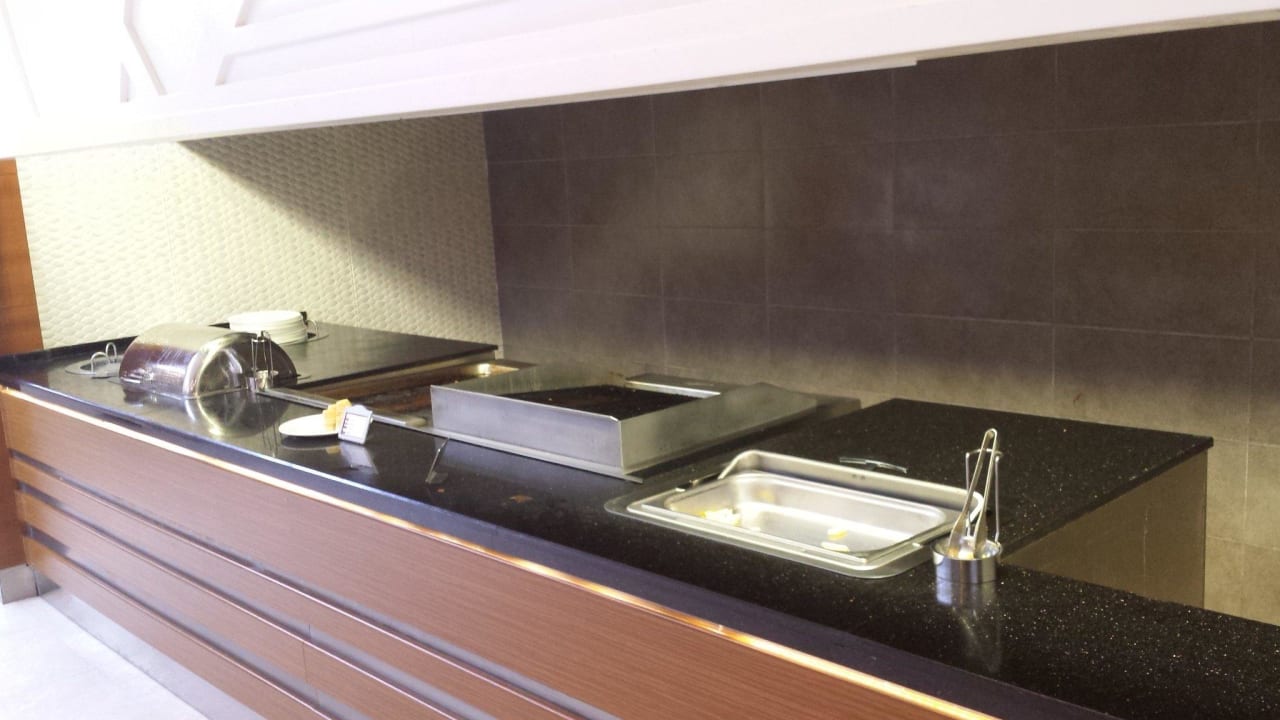 Wer wird um 20.30 Uhr zum Abendessen kommen, ist e VONRESORT Golden Coast