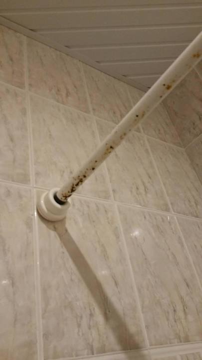 Schmutz und Dreck, wo man auch hinschaut. Hotel Erma