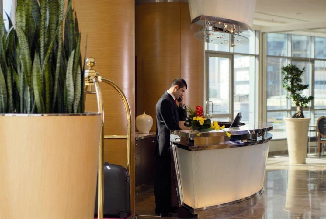 Lobby/Entrance Mövenpick Hotel West Bay Doha