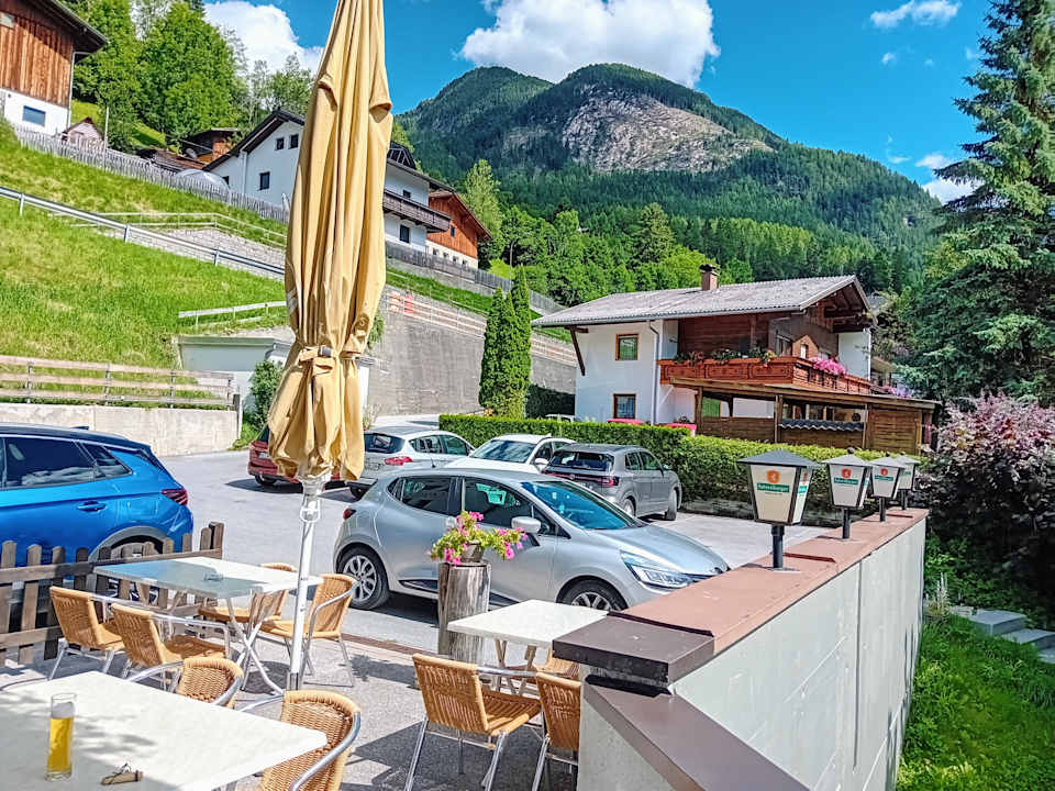 Außenansicht Hotel Alpenfriede