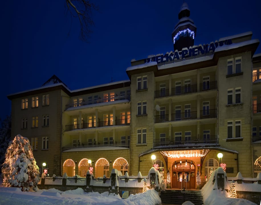 Wielka Pieniawa im Winter Kurhotel Wielka Pieniawa