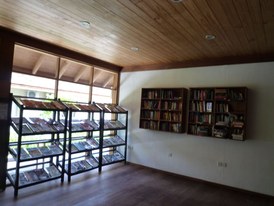 Bibliothek Vilamendhoo Island Resort & Spa