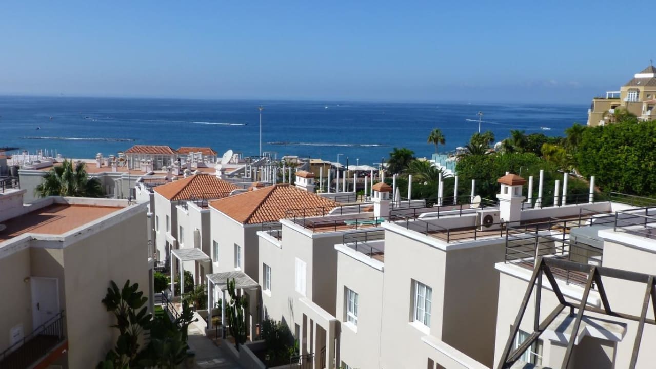 Dachterrasse mit Blick auf die App-Anlage Lagos de Fañabé Beach Resort