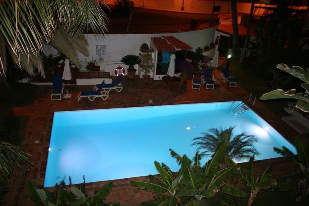 Poolanlage bei Nacht! Hotel Taboga