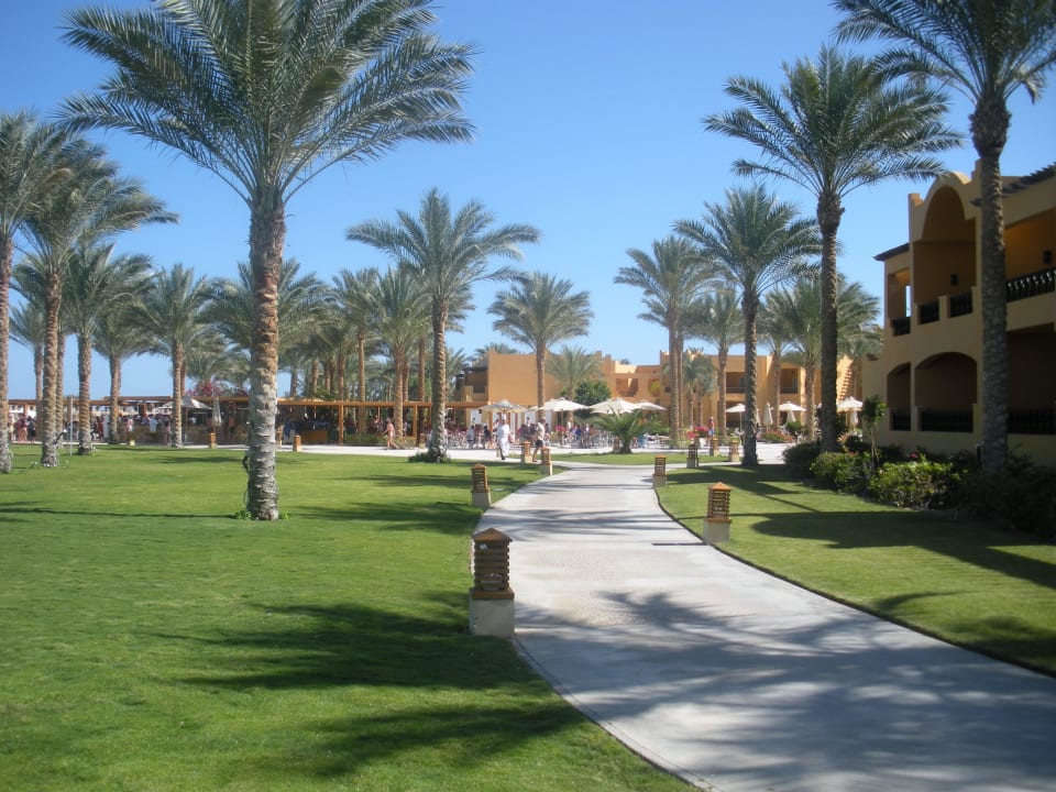 Вид на лобби-бар на пляже Stella Beach Resort & Spa Makadi Bay