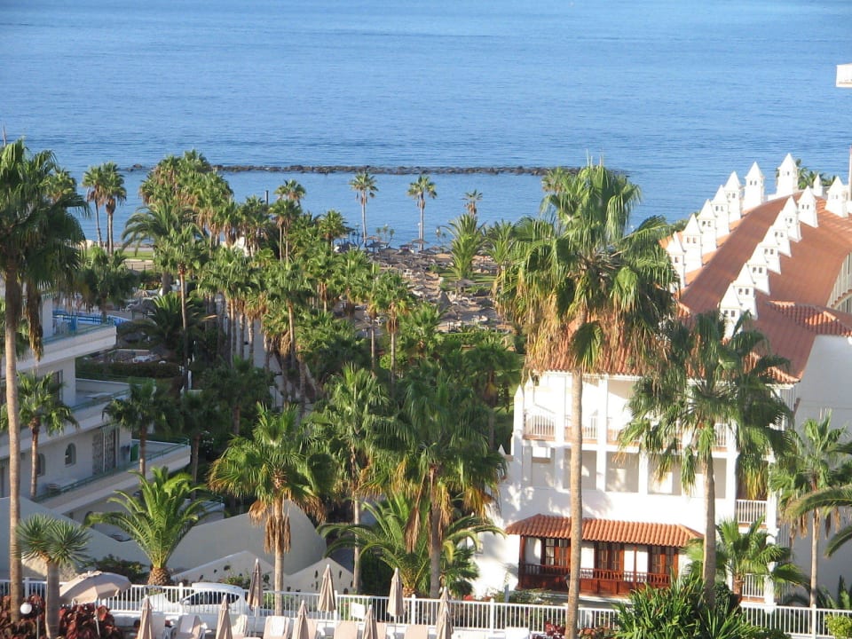 Blick vom Balkon auf den Sandstrand Hotel Riu Arecas - Adults only