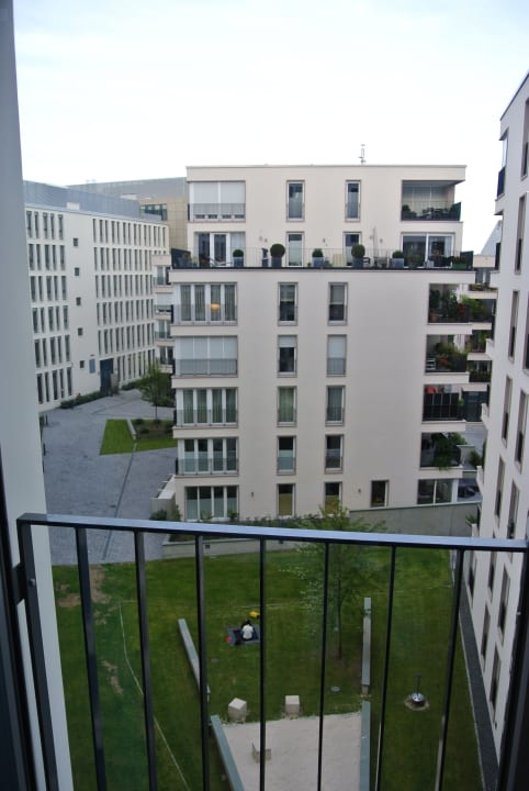 Ausblick in den Innenhof Motel One Köln Waidmarkt