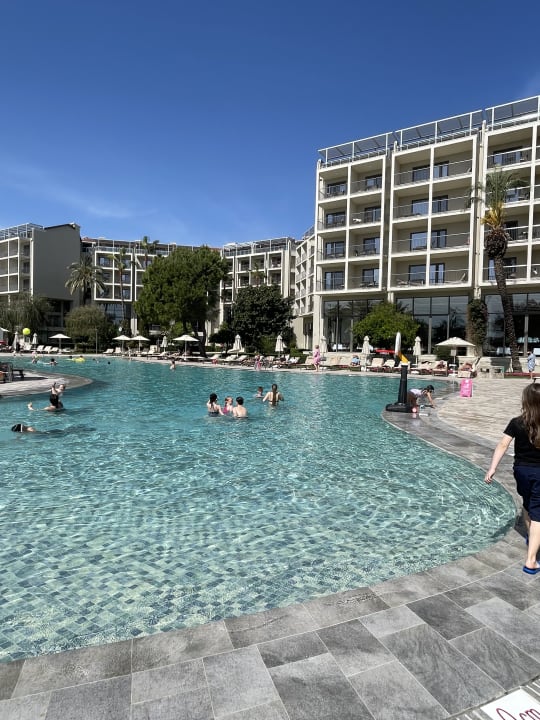 Pool Arum Barut Collection