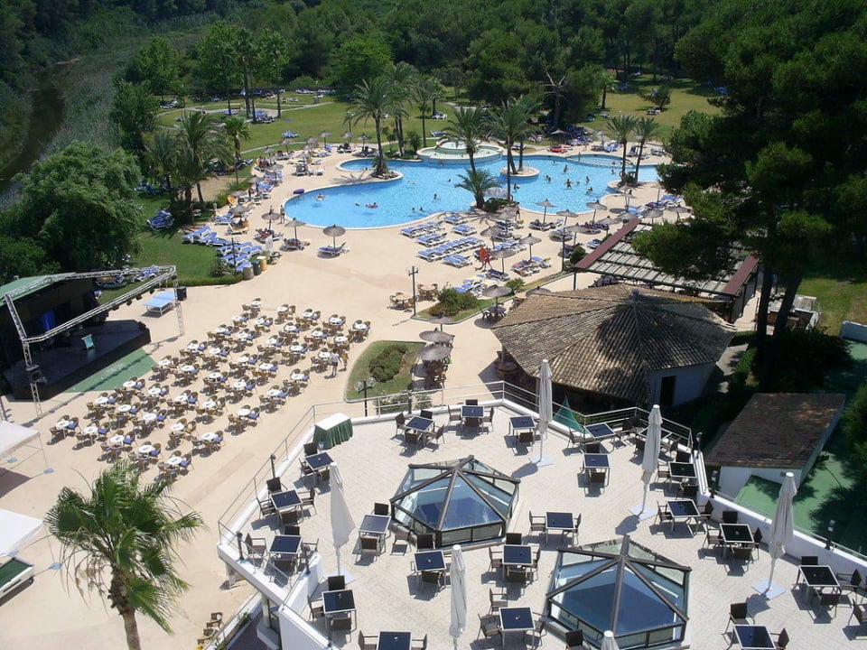 Hotelanlage mit Pool, Bar und Garten Hotel Exagon Park