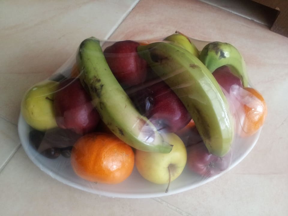 Obstteller im Zimmer. Nett ! Danke. Pickalbatros Alf Leila Wa Leila Resort - Neverland Hurghada