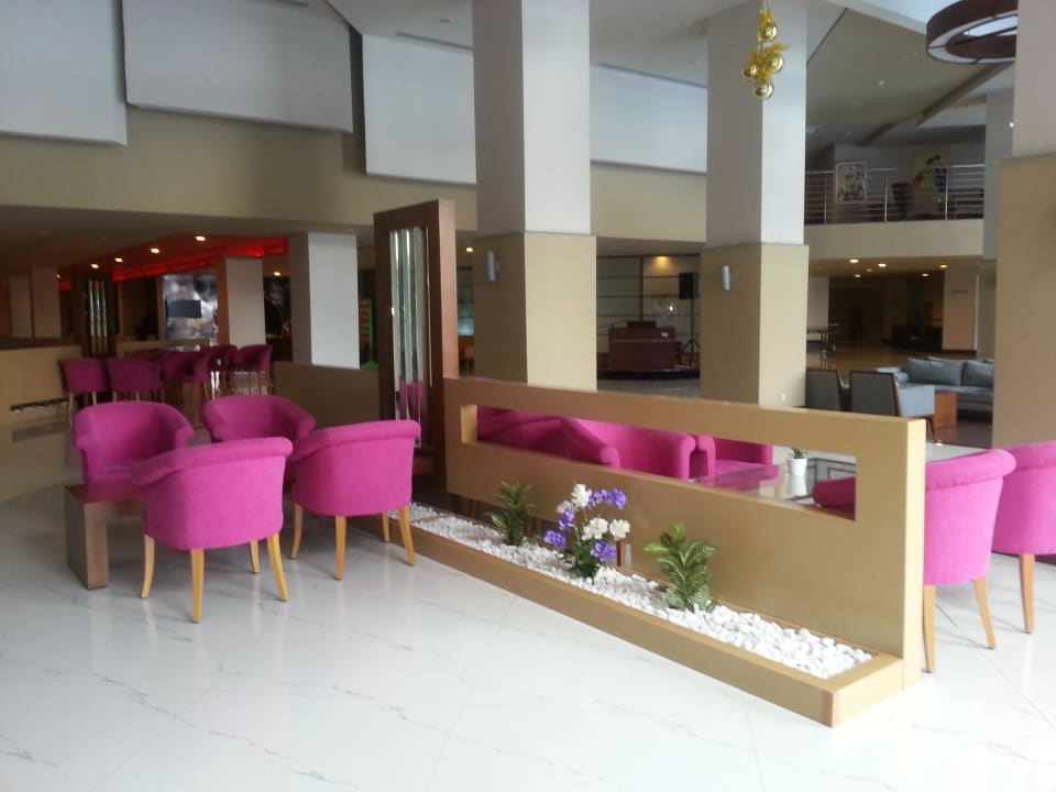 Oasisbar Limak Lara Deluxe Hotel & Resort