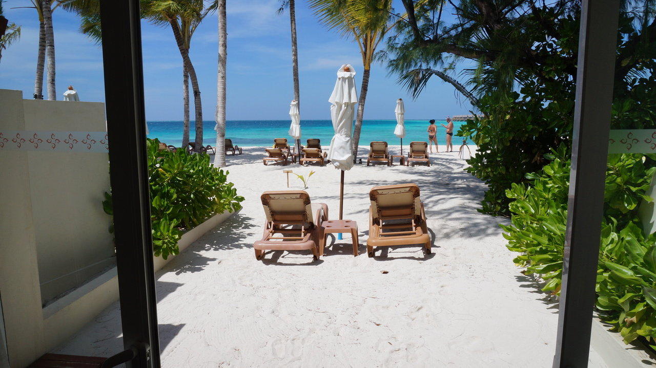 Beach Bungalow 110 Centara Ras Fushi Resort & Spa Maldives