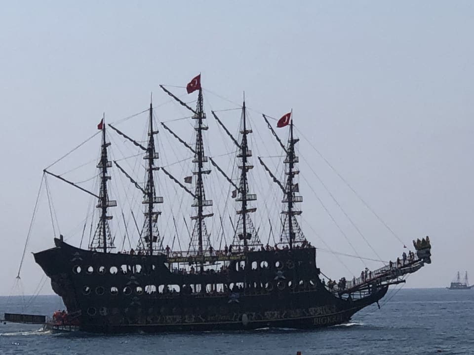 Strand Riviera Hotel & Spa