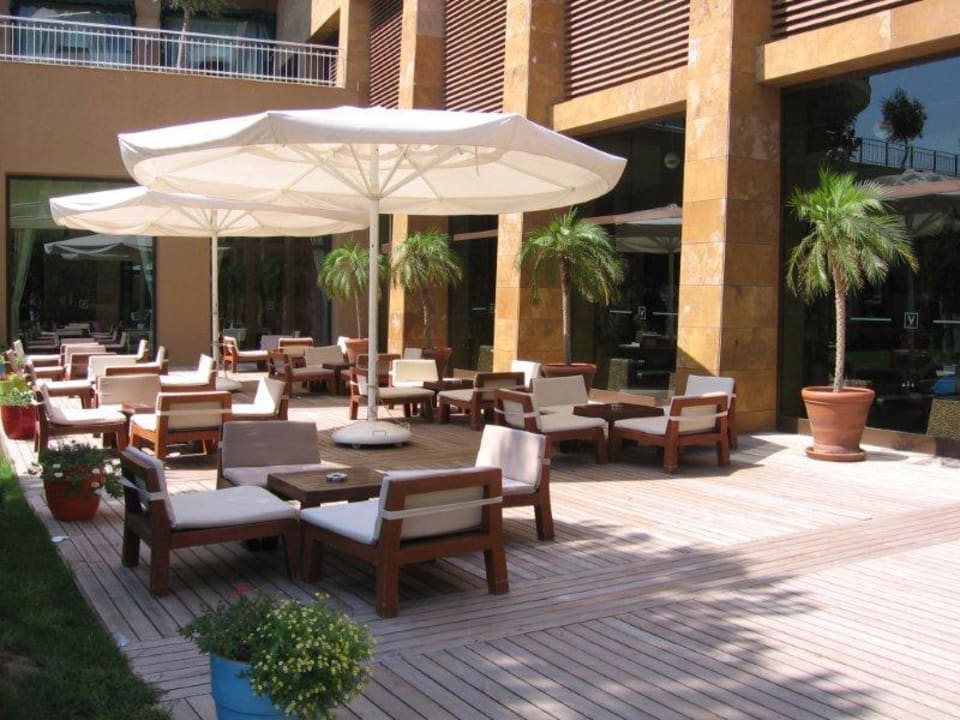 Bar przed dolnym lobby - wieczorem oblegany Voyage Belek Golf & Spa