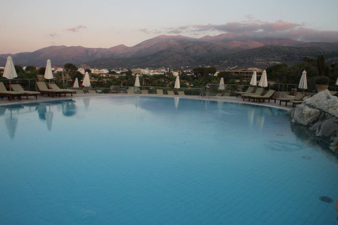 Blick in die Berge Ikaros Beach Luxury Resort & Spa - Adults Only