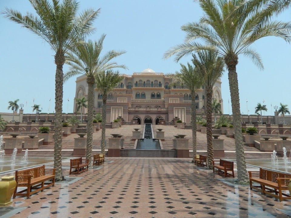 Hotel von vorne Emirates Palace Mandarin Oriental