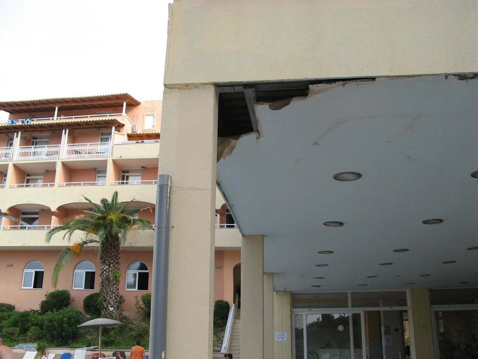 Wie lang die Decke wohl noch hält Hotel Ambiente Palace