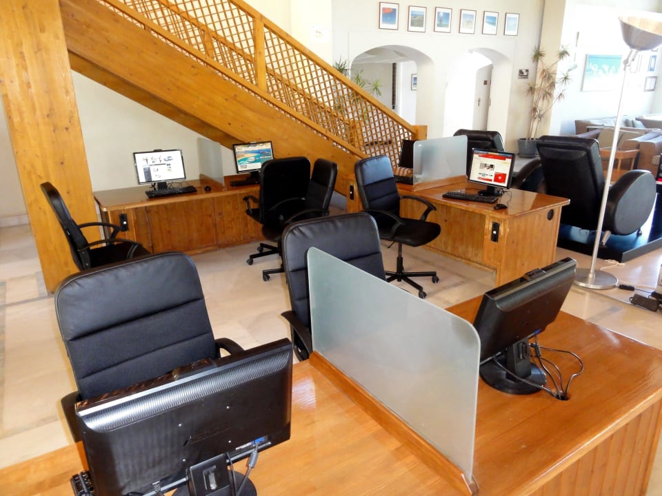 Internet-Corner in der Lobby Alua Suites Fuerteventura