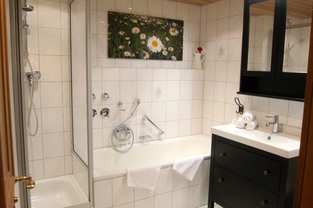 Freundliches Badezimmer Ferienwohnung Alpspitzliebe