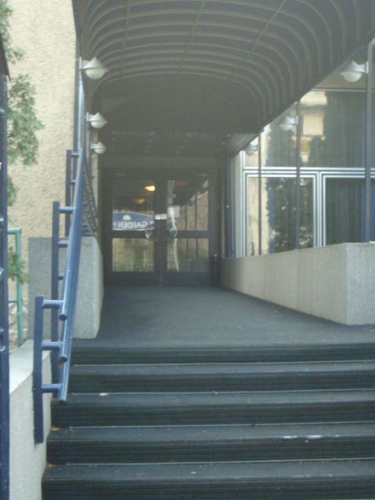 Nicht sehr einladend... Hotel IBS Garden