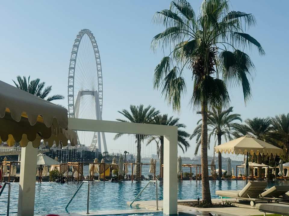 Pool DoubleTree by Hilton Dubai - Jumeirah Beach