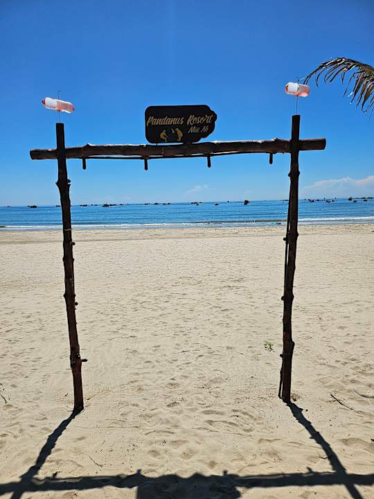 Strand Pandanus Resort