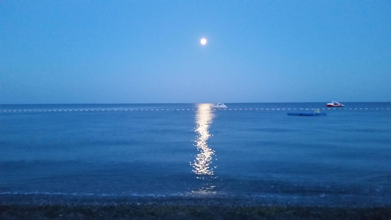 Der Mond Emelda Sun Club