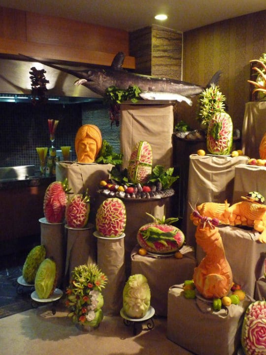Was man alles aus Melonen machen kann  Hotel Royal Dragon