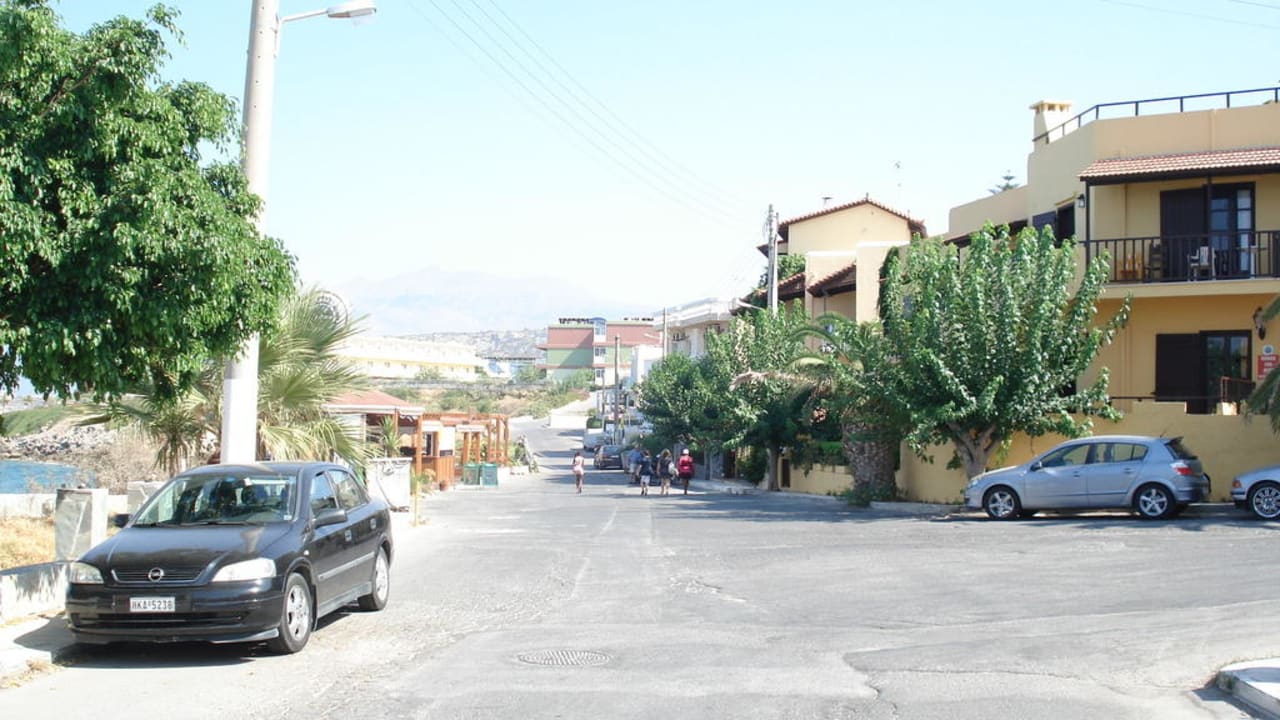 Nähere Hotelumgebung Glaros Beach Hotel