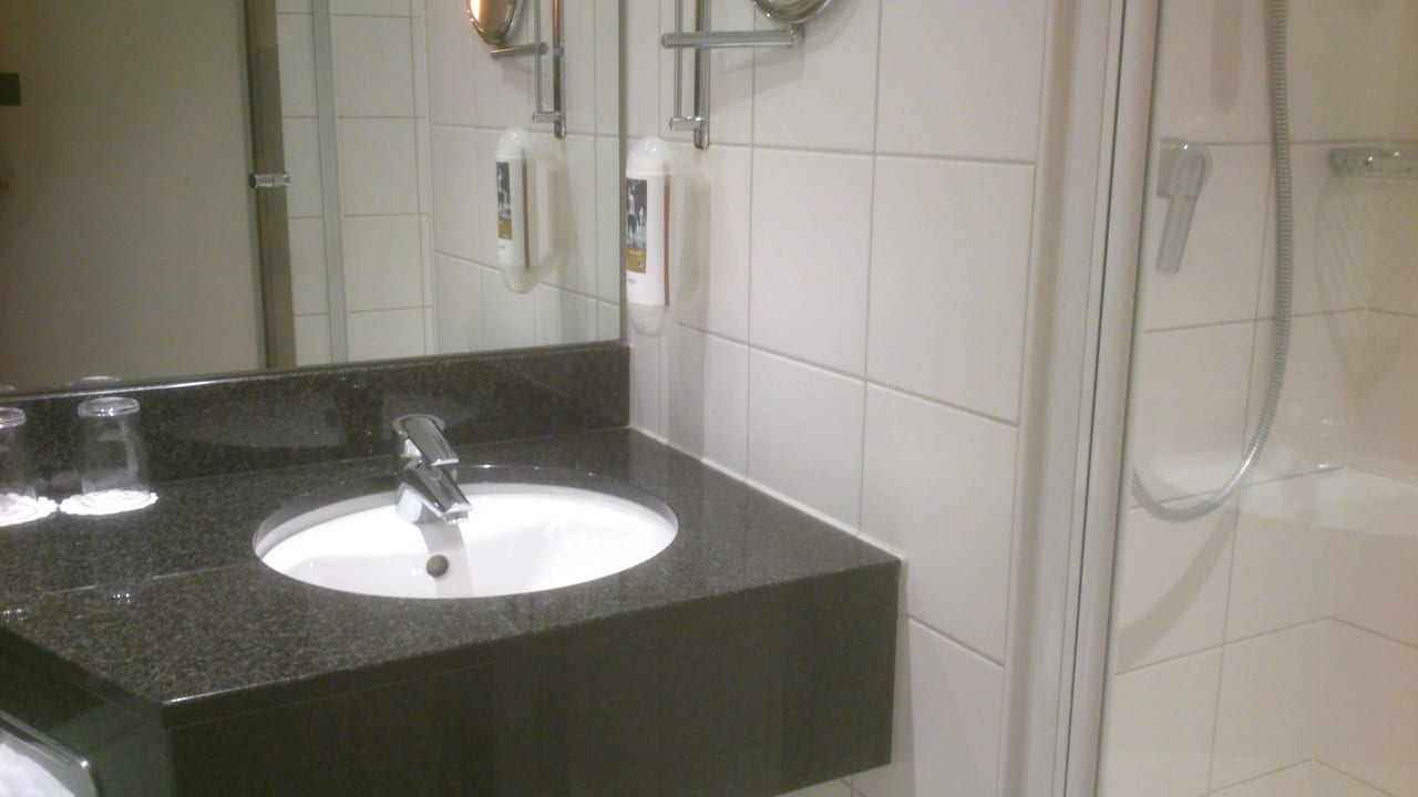 Dusche Mercure Hotel Berlin City