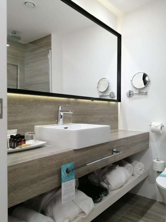 Zimmer Crystal Springs Beach Hotel