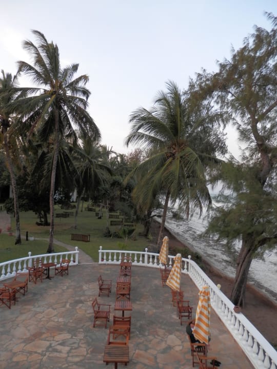 Neben der Strandbar Hotel Papillon Lagoon Reef