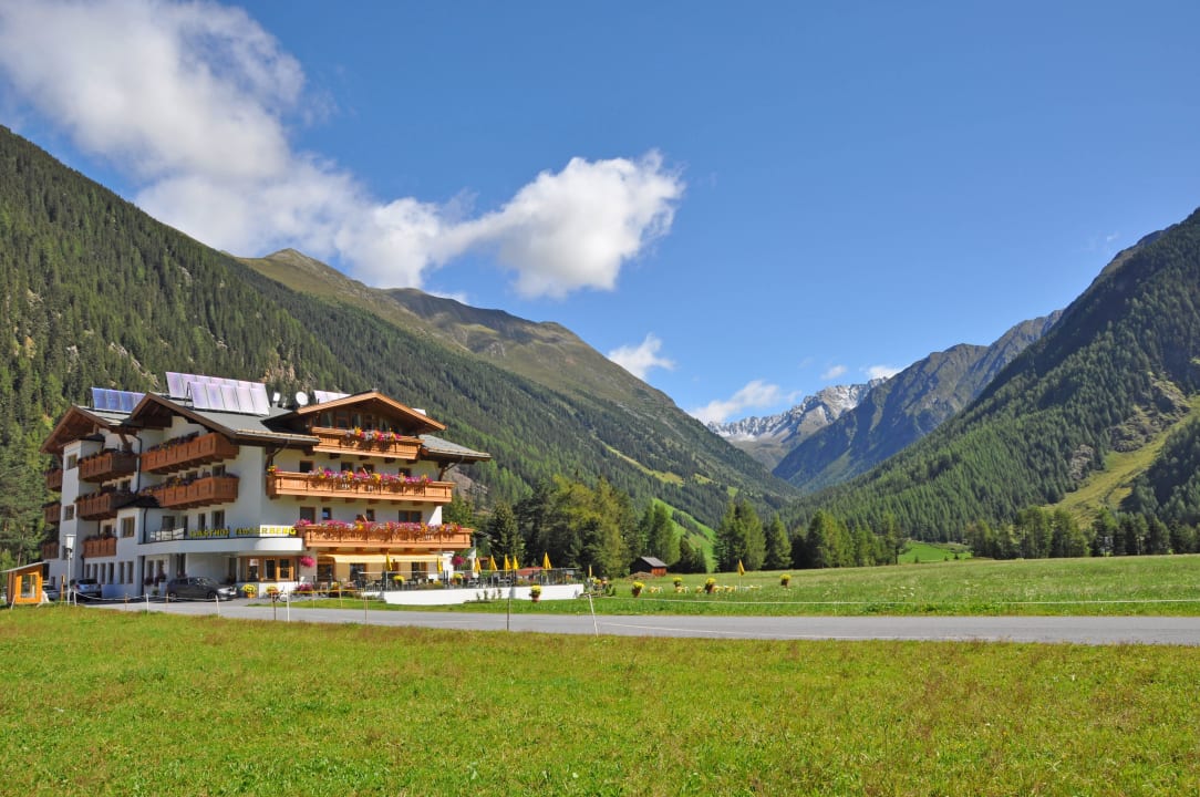 Tauferberg inmitten grandioser Berglandschaft Hotel Tauferberg