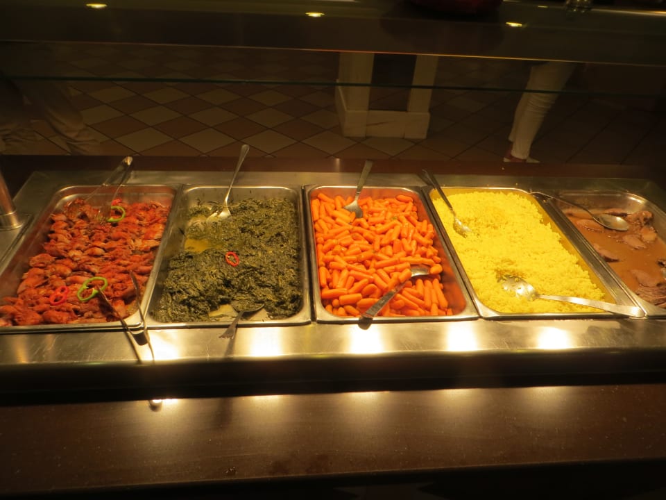 Teil des Abendbuffets Anissa Beach & Village