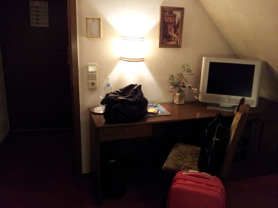 Einzelzimmer gegenüber vom Bett Hotel Ritter St. Georg