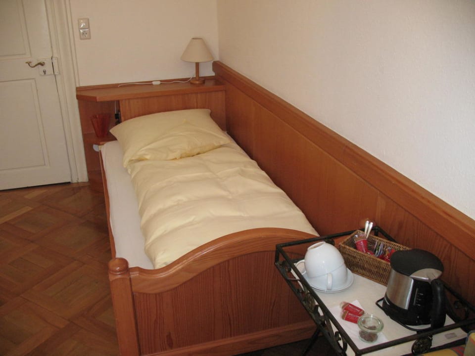 Vorzimmer/ Blick zum Zusatzbett Hotel Alte Post