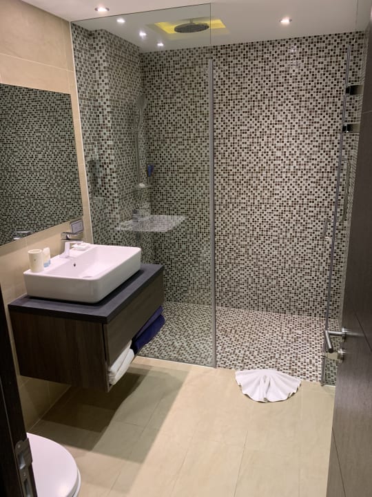 Zimmer Lets Phuket Twin Sands Resort & Spa