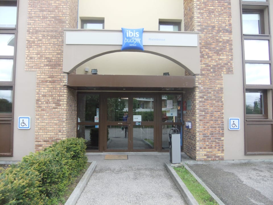Eingang ibis budget Hotel Annemasse