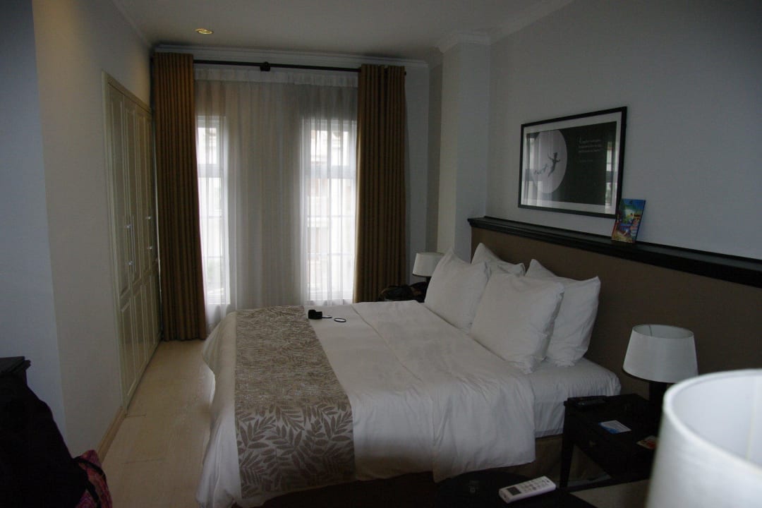 Für eine Suite winzig! The Alcove Library Hotel