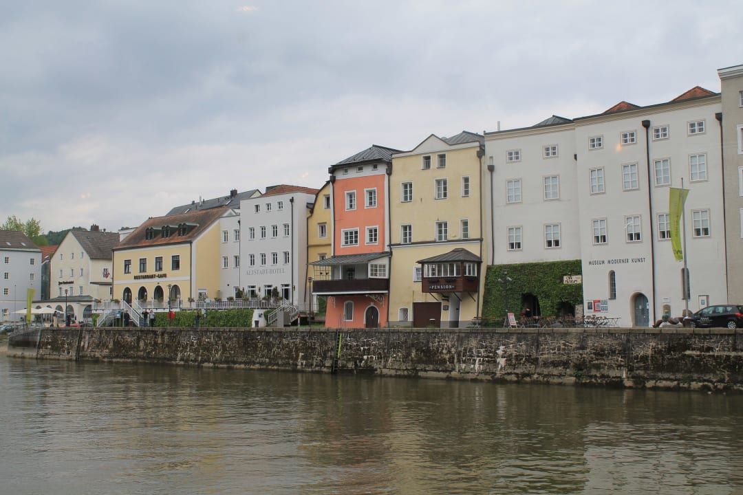Blick vom Fluss Altstadt-Hotel Passau