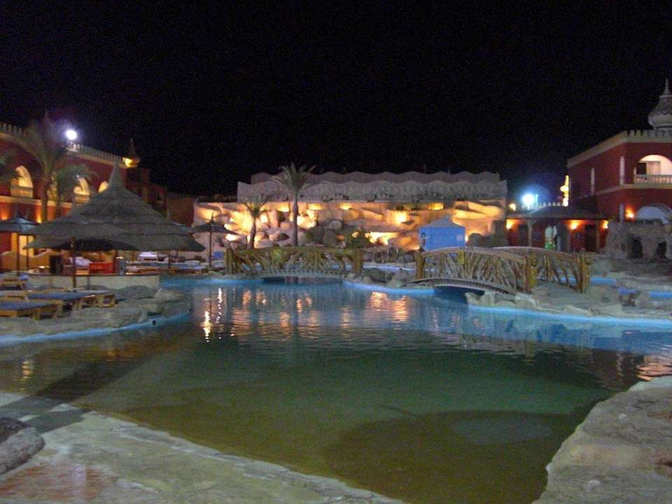 Activepool am Abend! Pickalbatros Alf Leila Wa Leila Resort - Neverland Hurghada